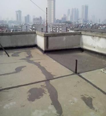 晋宁漏水维修 楼顶漏水是什么原因，楼顶漏水维修方法是什么?